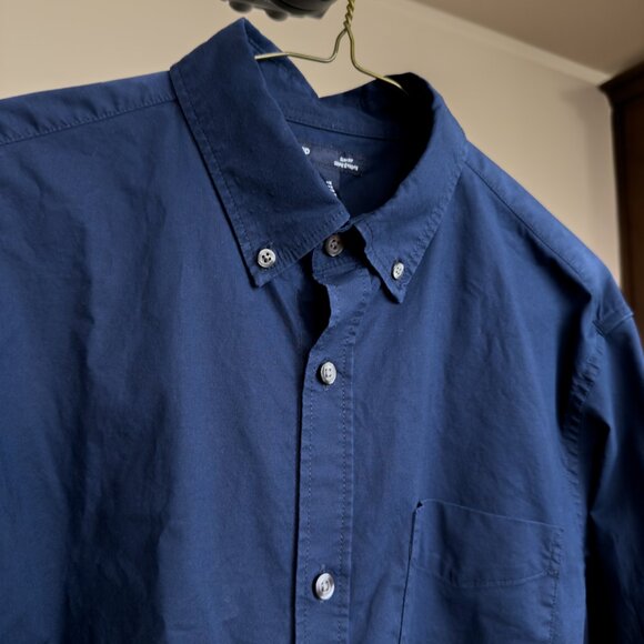 GAP Navy Blue Long Sleeve Button-Up Shirt (Medium) - Picture 3 of 4